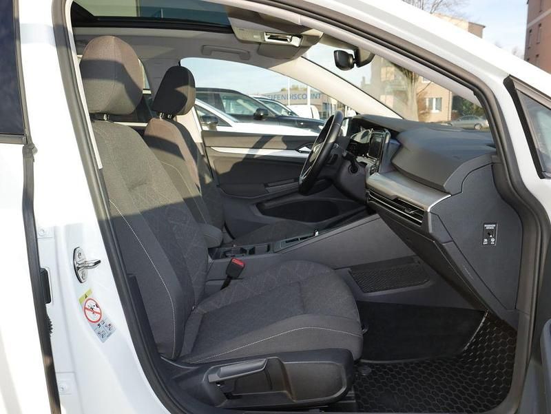 Gebraucht VW Golf VIII Life 110 PS (80 kW) 2021 Weiß Kombi