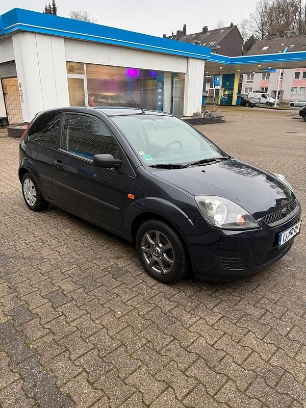 Gebraucht Ford Fiesta 60 PS (44 kW) 2007 Blau Kleinwagen