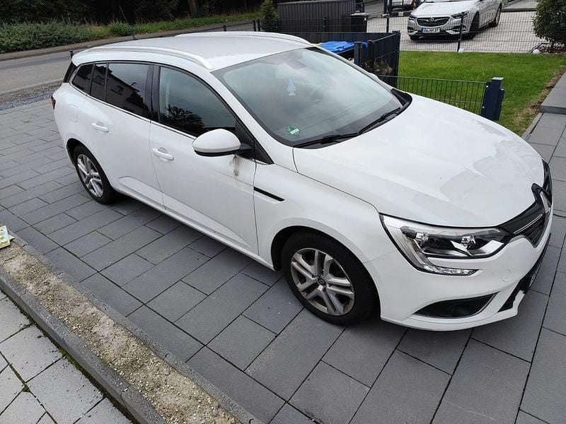 Weiß Gebraucht 2019 Renault Mégane IV LIMITED Limousine | 13.900 € (Fairer Preis) - Bild 1/4
