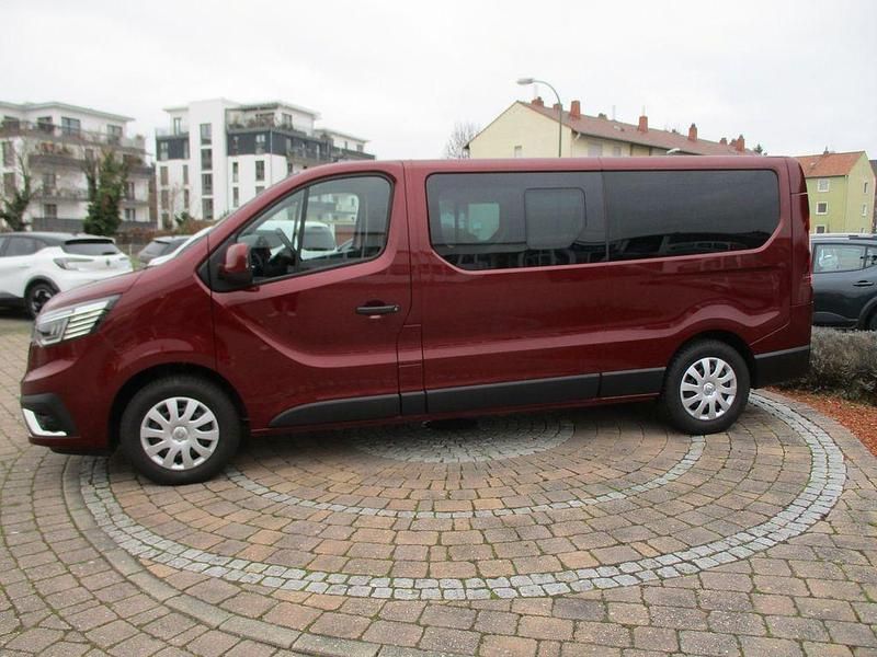 Gebraucht Renault Trafic 150 PS (110 kW) 2024 Rot Van / Kleinbus