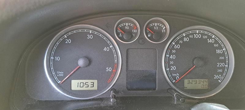 Gebraucht VW Passat 131 PS (96 kW) 2003 Schwarz Kombi