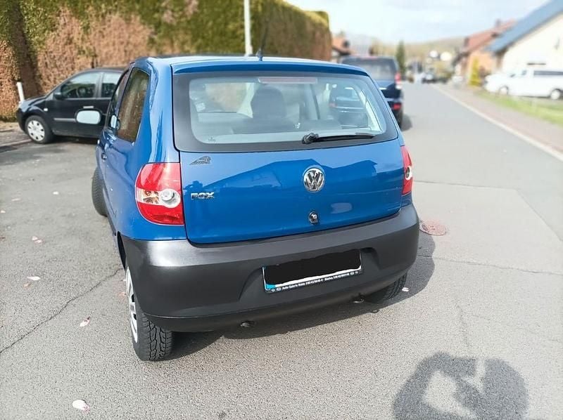 Second-hand VW Fox 54 CP (39 kW) 2008 Albastru Hatchback