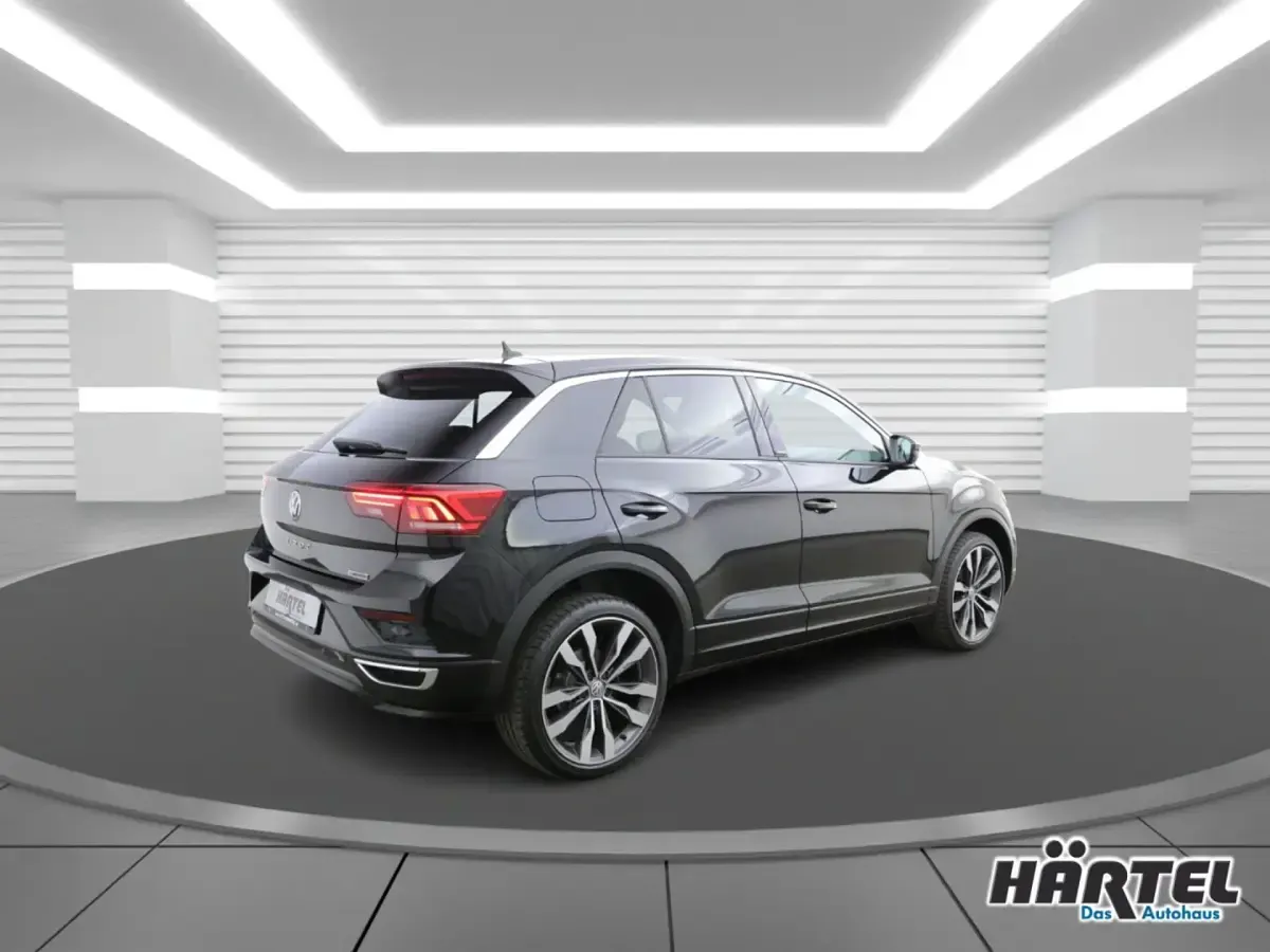 Gebraucht VW T-Roc United 150 PS (110 kW) 2020 Deep black perleffekt, pearl effect SUV