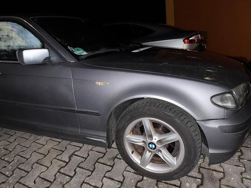 Gebraucht BMW 325 192 PS (141 kW) 2003 Grau Limousine