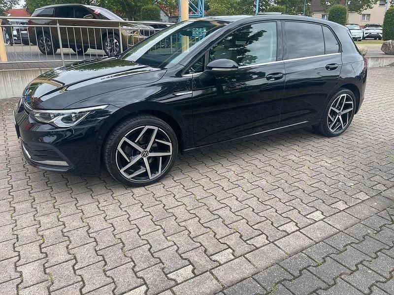 Gebraucht VW Golf VII Style 150 PS (110 kW) 2021 Schwarz Kleinwagen