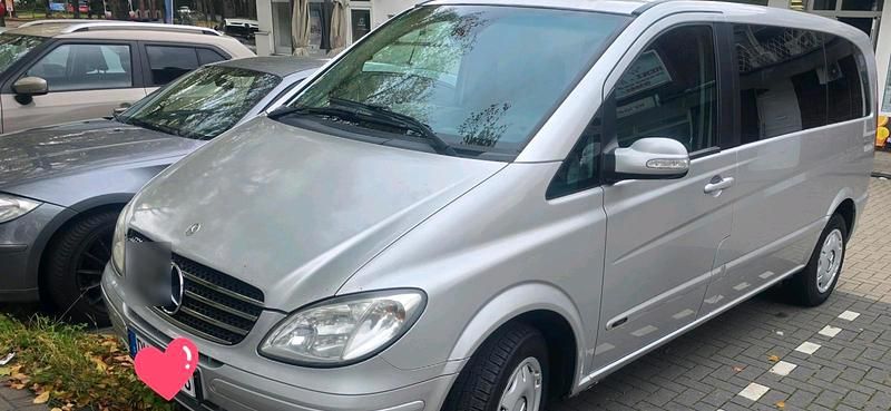 Silber Gebraucht 2008 Mercedes Viano Van / Kleinbus | 10.500 € (Guter Preis) - Bild 1/4