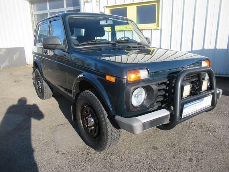 Gebraucht Lada niva 75 PS (55 kW) 2020 Grün SUV
