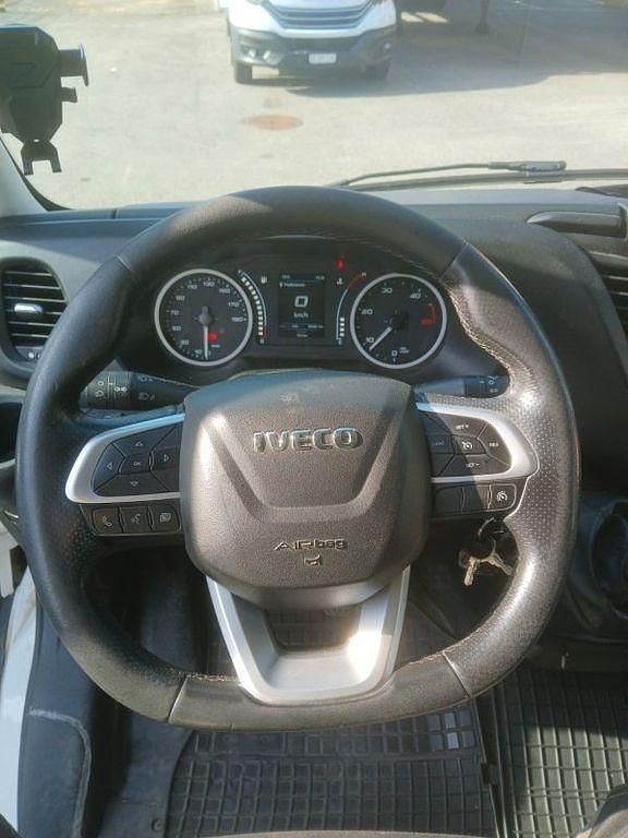 Gebraucht Iveco Daily 179 PS (131 kW) 2020 Weiß