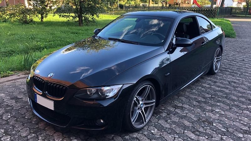 Schwarz Gebraucht 2009 BMW 335 M Sport Coupé | 16.999 € - Bild 1/4