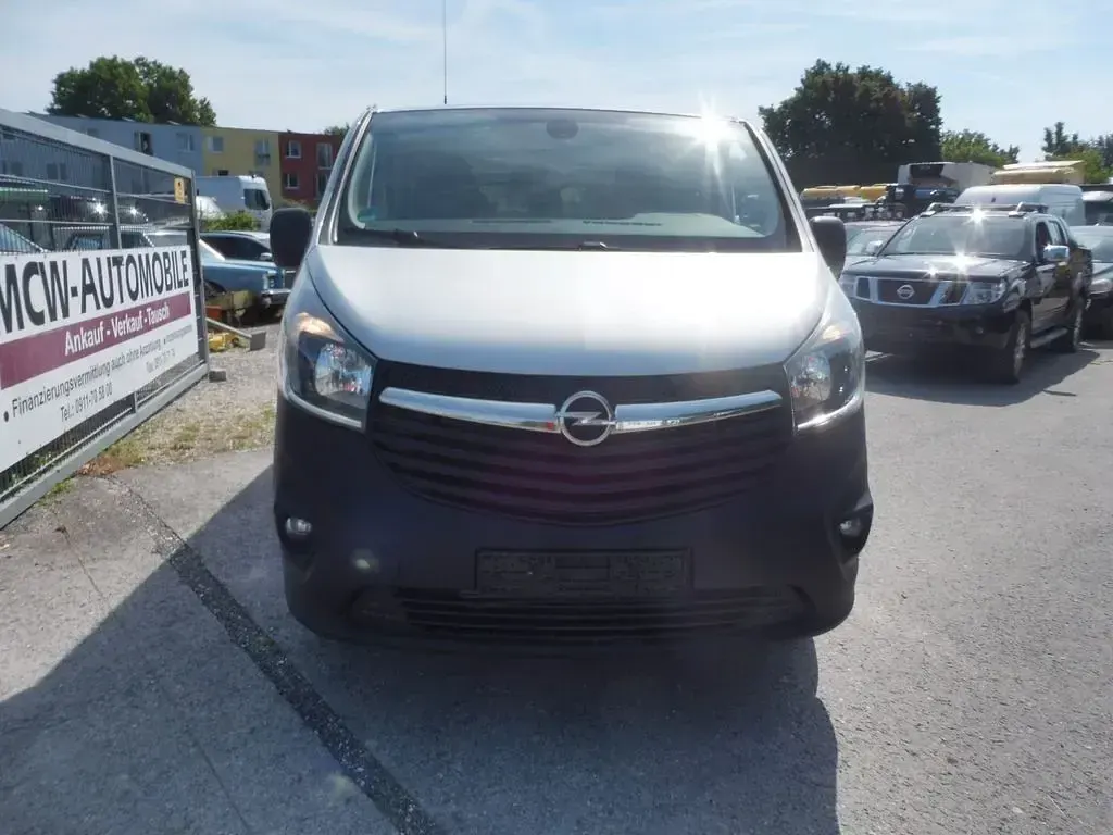 Gebraucht Opel Vivaro 116 PS (85 kW) 2015 Silber Van / Kleinbus