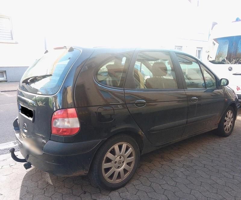 Gebraucht Renault Scénic 107 PS (78 kW) 2002 Schwarz Van / Kleinbus