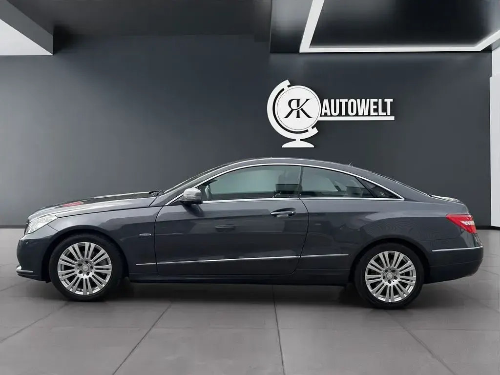 Gebraucht Mercedes E220 Avantgarde 170 PS (125 kW) 2011 Grau Coupé