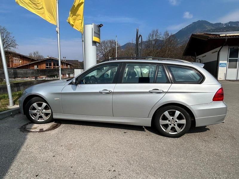 Gebraucht BMW 320 150 PS (110 kW) 2006 Silber Kombi