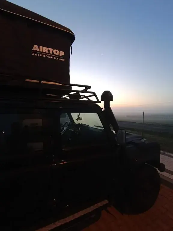 Gebraucht Land Rover Defender 143 PS (105 kW) 2011 Schwarz SUV