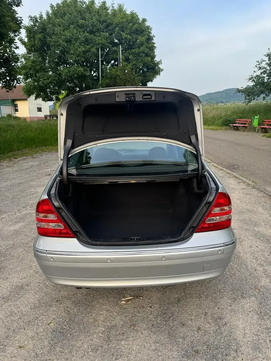 Gebraucht Mercedes C180 152 PS (111 kW) 2001 Silber Limousine