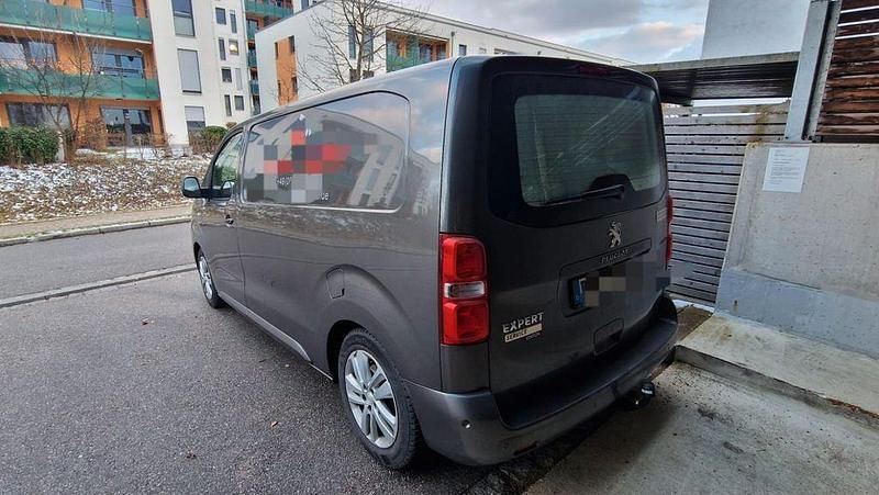 Gebraucht Peugeot Expert 150 PS (110 kW) 2018 Grau Van