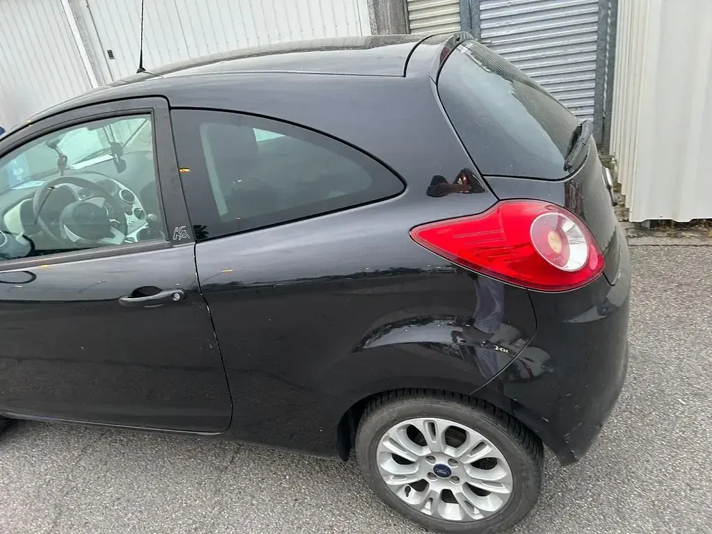 Gebraucht Ford Ka Titanium 69 PS (50 kW) 2010 Schwarz Kleinwagen