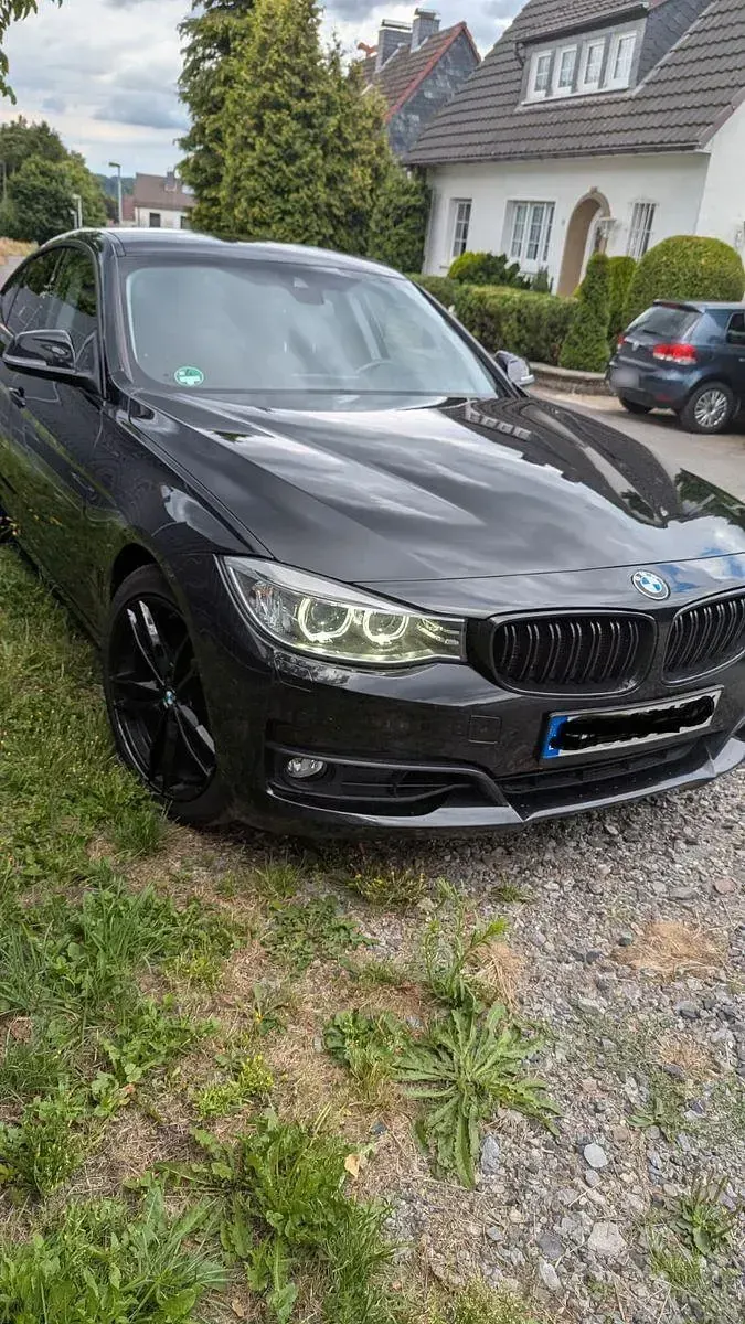 Gebraucht BMW 330 Advantage 258 PS (189 kW) 2015 Schwarz Limousine