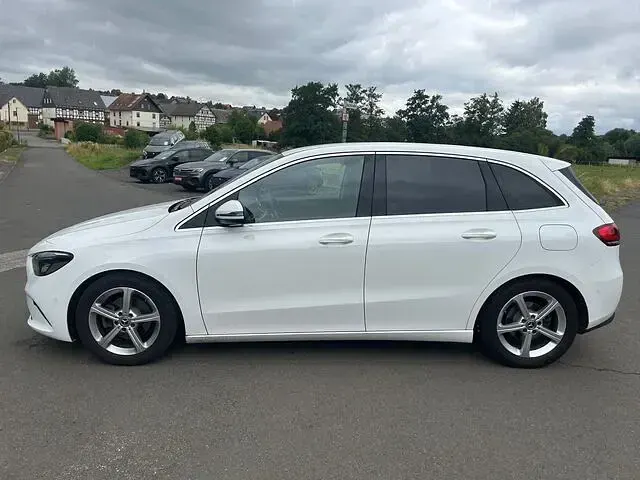 Gebraucht Mercedes B180 136 PS (100 kW) 2019 Kleinwagen