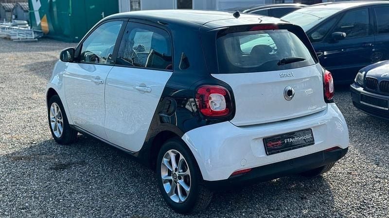 Gebraucht Smart ForFour Basis 90 PS (66 kW) 2017 Weiß Kleinwagen