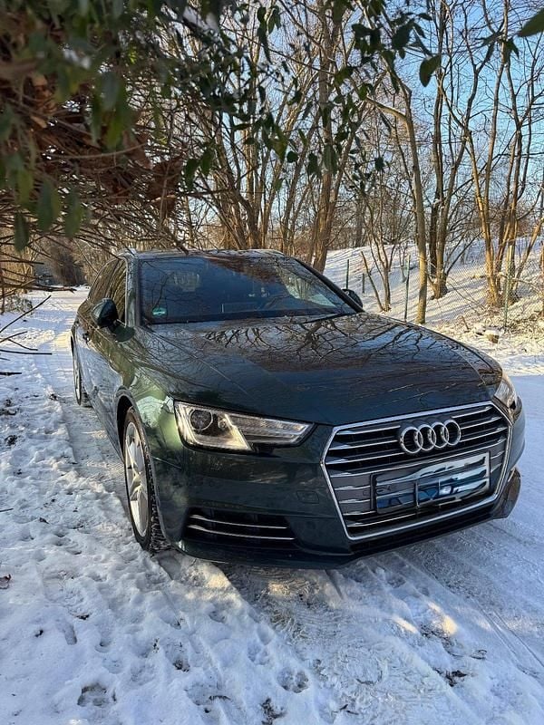 Grün Gebraucht 2017 Audi A4 S-Line Kombi | 13.700 € (Superpreis) - Bild 1/4