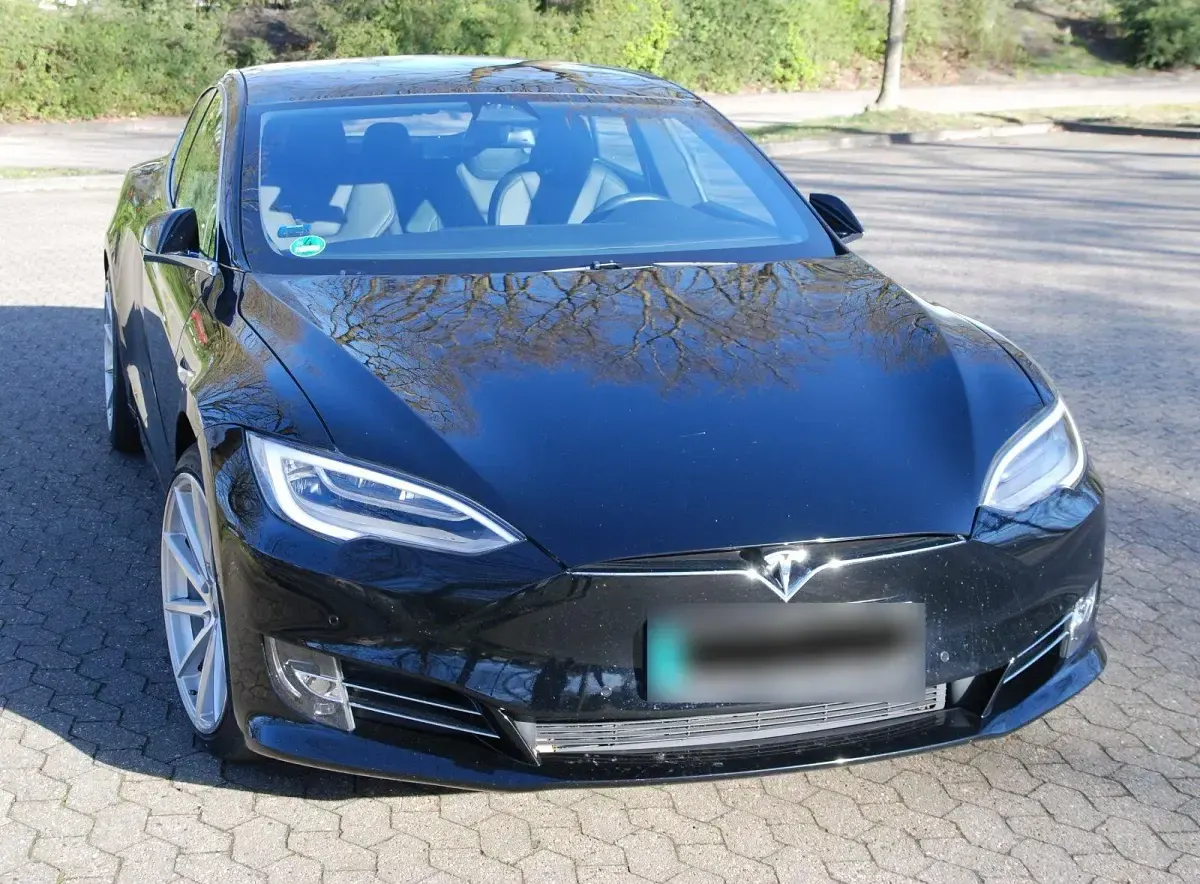 Used Tesla Model S 413 kW (562 HP) 2020 Black Hatchback