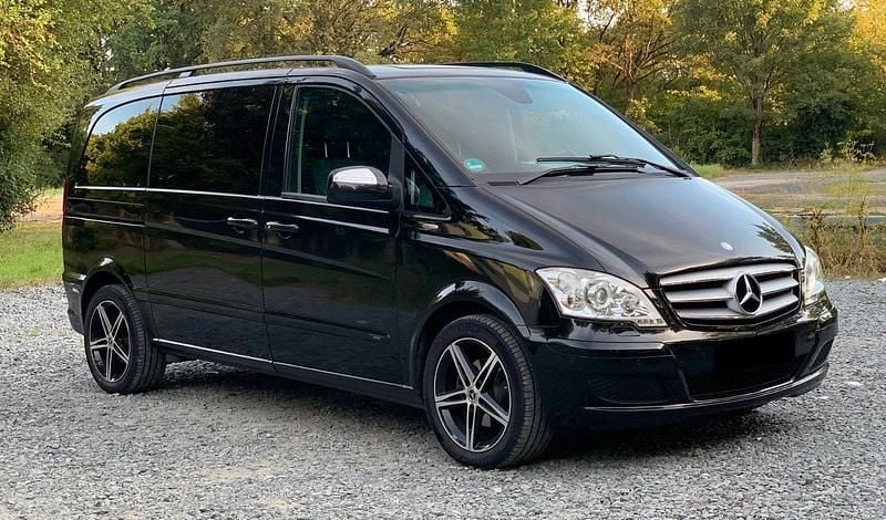 Schwarz Gebraucht 2011 Mercedes Viano Van / Kleinbus | 13.300 € (Superpreis) - Bild 1/4