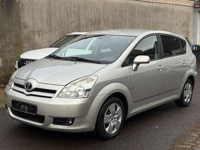 Silber Gebraucht 2007 Toyota Corolla Verso Edition Van / Kleinbus | 4.900 € (Fairer Preis) - Bild 1/4