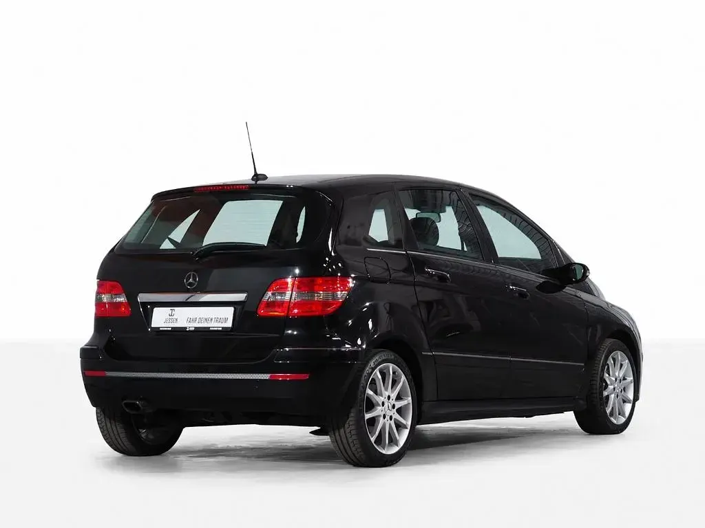 Gebraucht Mercedes B200 136 PS (100 kW) 2006 Kosmosschwarz  metalliclack Van / Kleinbus
