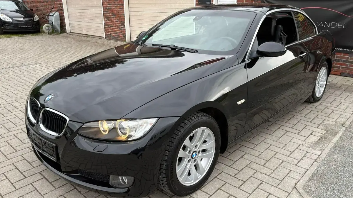 Gebraucht BMW 320 Cabriolet Comfort Edition 170 PS (125 kW) 2009 Schwarz Cabrio