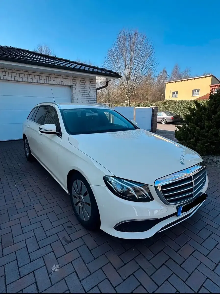 Gebraucht Mercedes E200 160 PS (117 kW) 2019 Andere farben Kombi