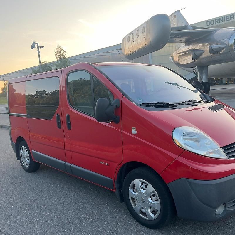 Rot Gebraucht 2009 Renault Laguna Van / Kleinbus | 6.000 € (Teuer) - Bild 1/4