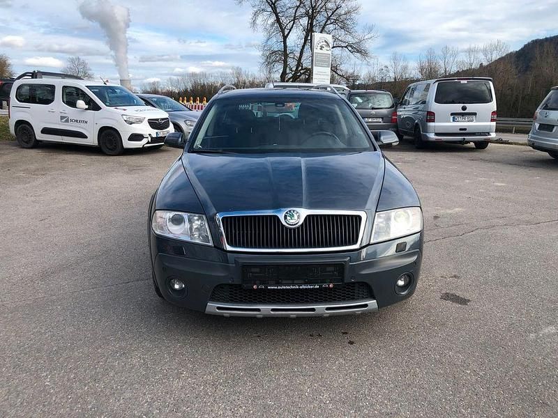 Gebraucht Skoda Octavia Scout 140 PS (102 kW) 2008 Grau Kombi