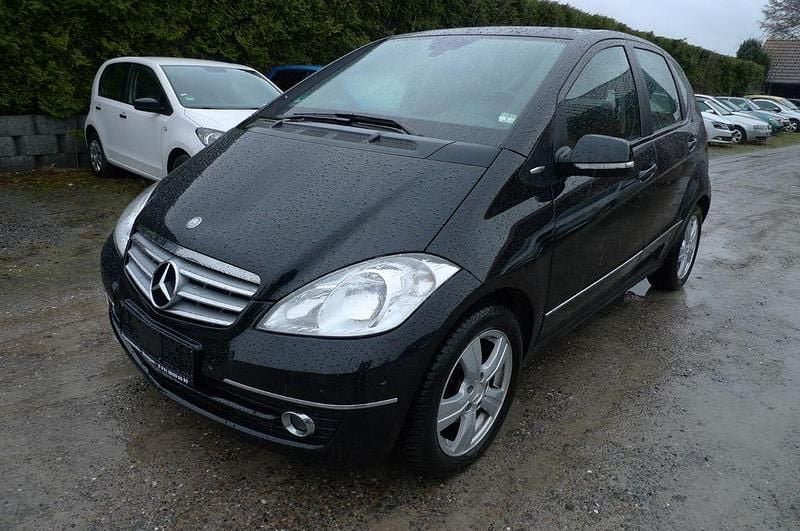 Gebraucht Mercedes A180 Elegance 116 PS (85 kW) 2011 Schwarz Limousine