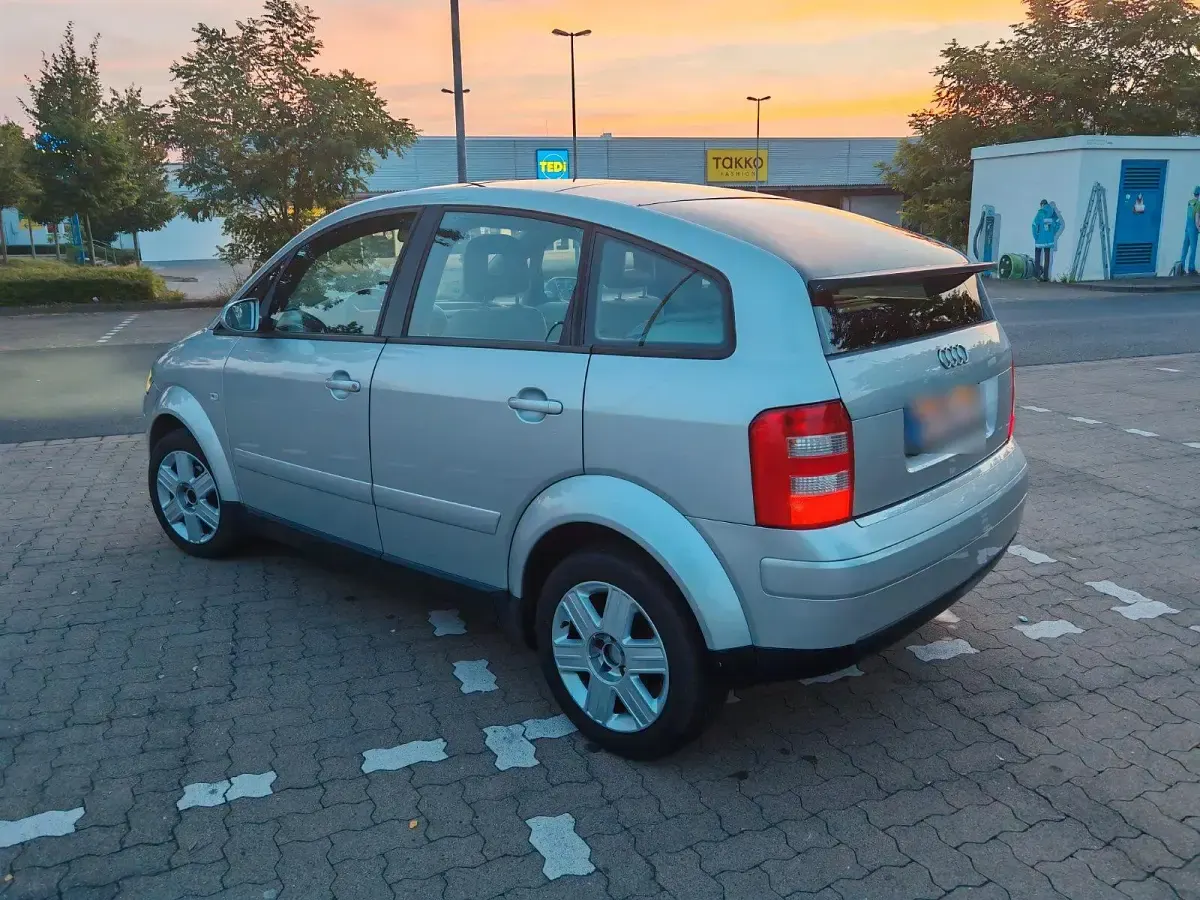 Gebraucht Audi A2 Basis 75 PS (55 kW) 2003 Silber Kleinwagen