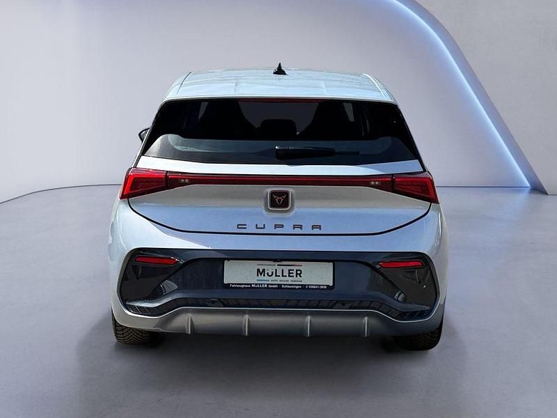 Second-hand Cupra Born 150 kW (204 CP) 2023 Argintiu Hatchback