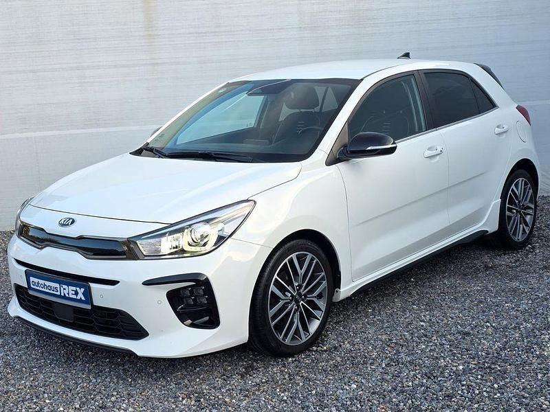 Weiß Gebraucht 2021 Kia Rio GT-Line Limousine | 16.500 € (Fairer Preis) - Bild 1/4