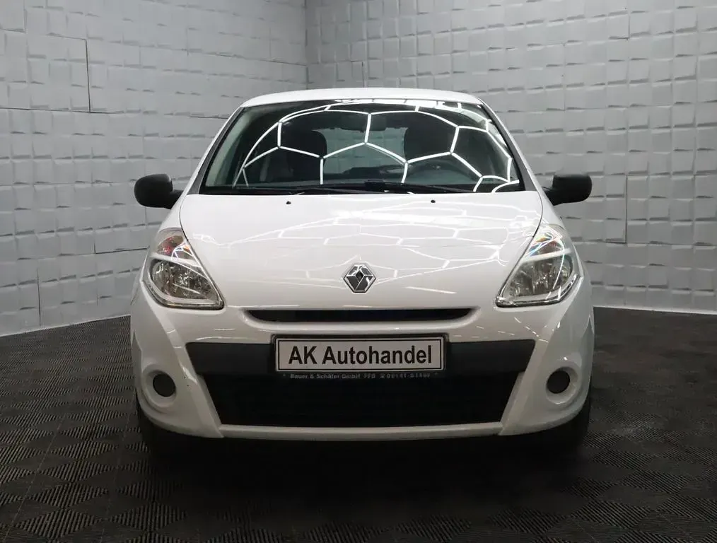 Gebraucht Renault Clio III 75 PS (55 kW) 2012 Weiß Kleinwagen