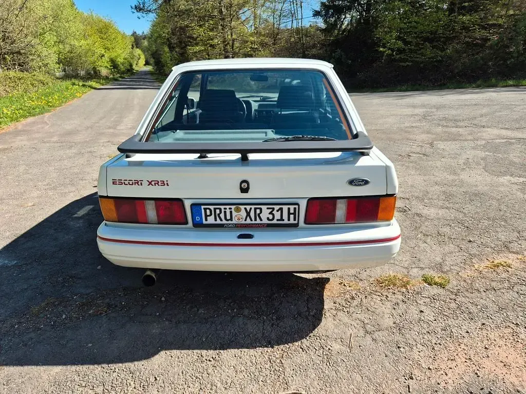 Gebraucht Ford Escort 90 PS (66 kW) 1988 Weiß