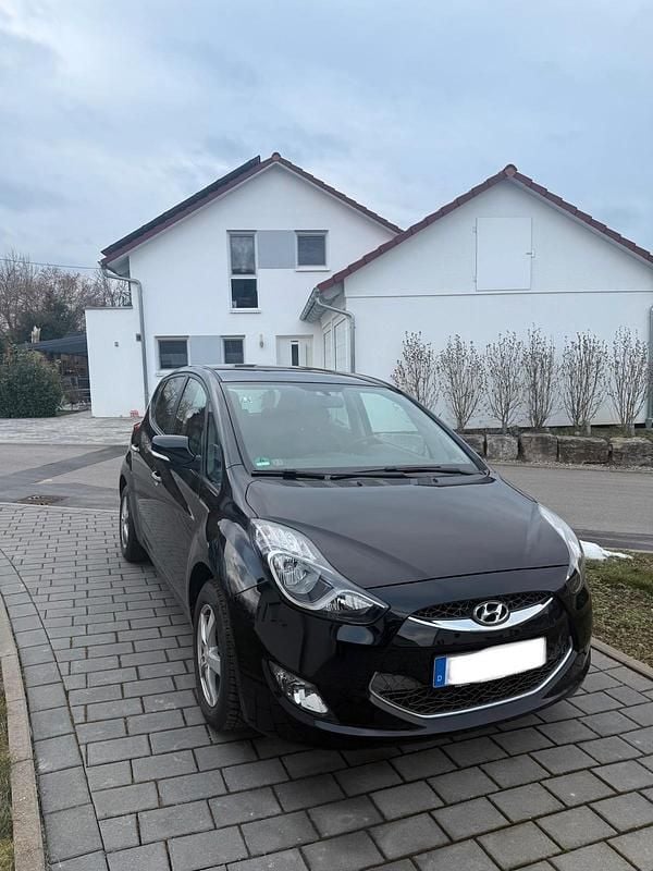 Gebraucht Hyundai ix20 90 PS (66 kW) 2012 Schwarz Kleinwagen