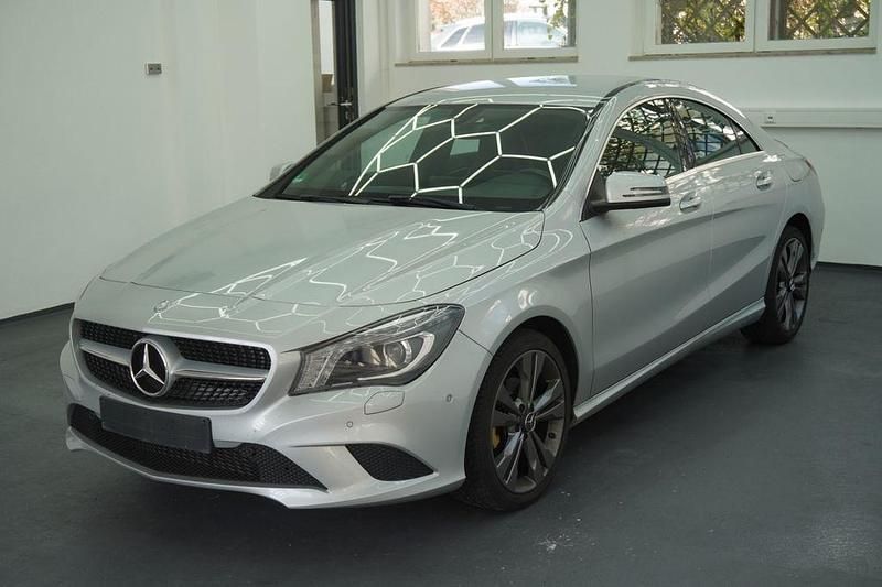 Gebraucht Mercedes CLA180 122 PS (89 kW) 2014 Silber Limousine