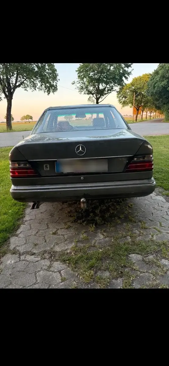 Gebraucht Mercedes E300 109 PS (80 kW) 1987 Limousine