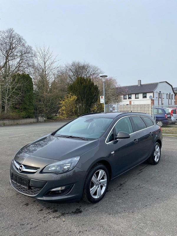 Gebraucht Opel Astra Energy 110 PS (80 kW) 2014 Grau Kombi