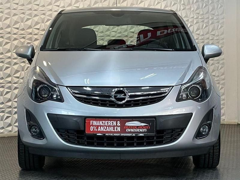 Gebraucht Opel Corsa Innovation 87 PS (63 kW) 2014 Argon silber/ice silver (m2) Kleinwagen