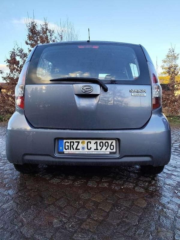 Gebraucht Daihatsu Sirion 91 PS (66 kW) 2011 Grau Kleinwagen