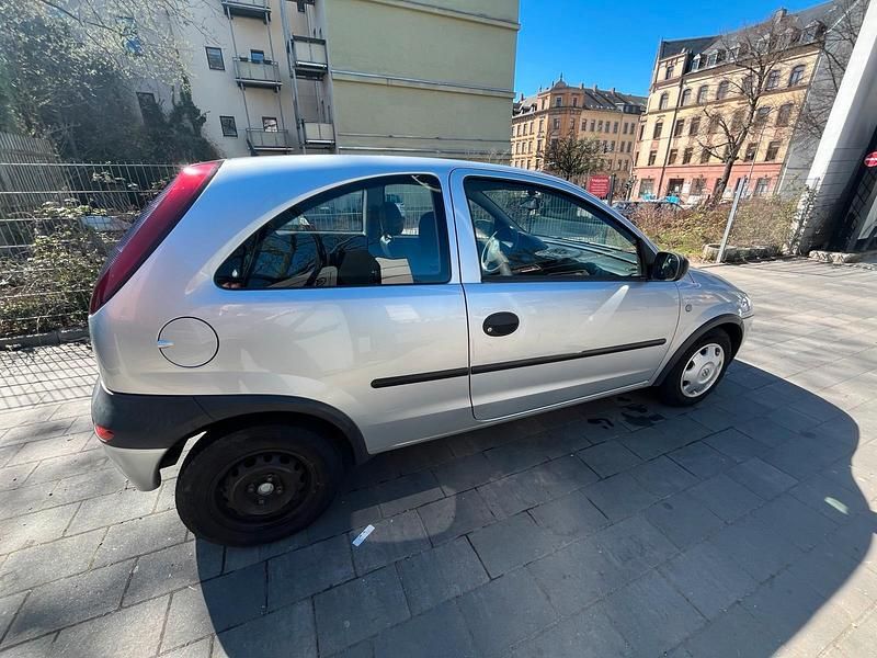 Gebraucht Opel Corsa 58 PS (42 kW) 2001 Silber Kleinwagen
