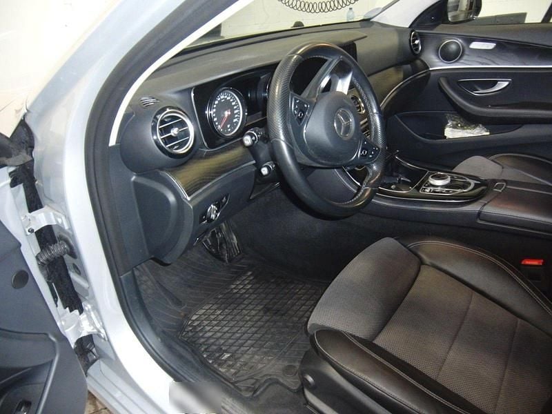 Gebraucht Mercedes E200 Avantgarde 184 PS (135 kW) 2017 Silber Kombi
