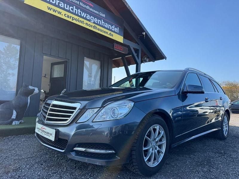 Gebraucht Mercedes E220 Avantgarde 170 PS (125 kW) 2011 Grau Kombi