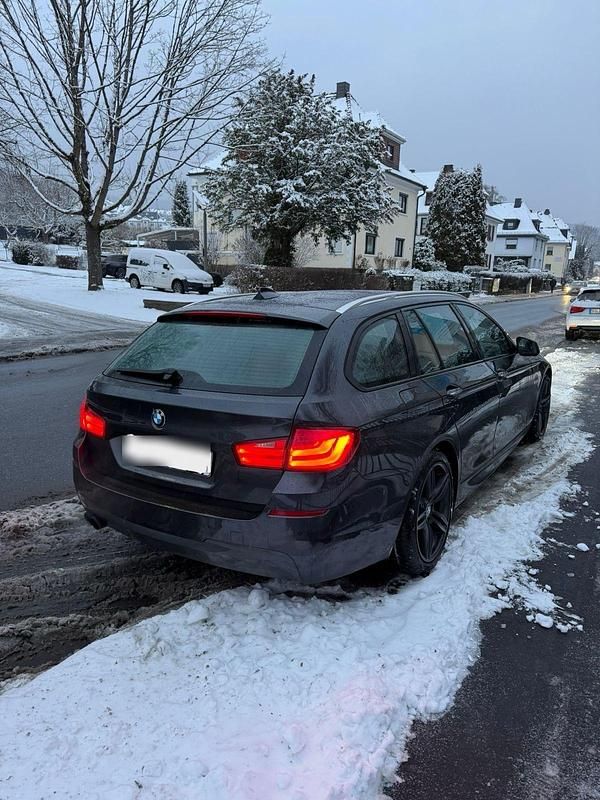 Gebraucht BMW 525 M Sport 205 PS (150 kW) 2011 Grau Kombi