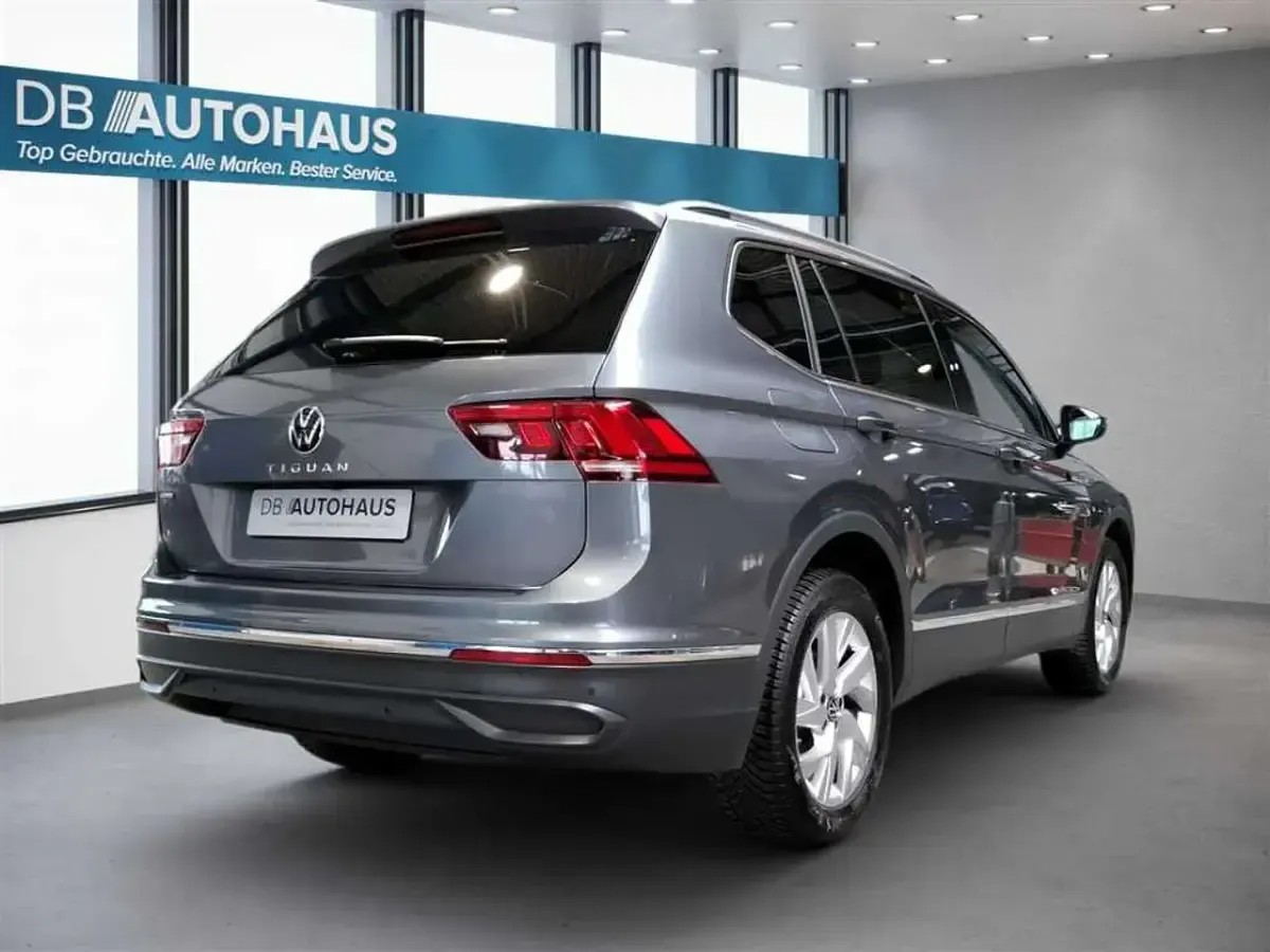 Gebraucht VW Tiguan Allspace Life 150 PS (110 kW) 2025 Grau SUV